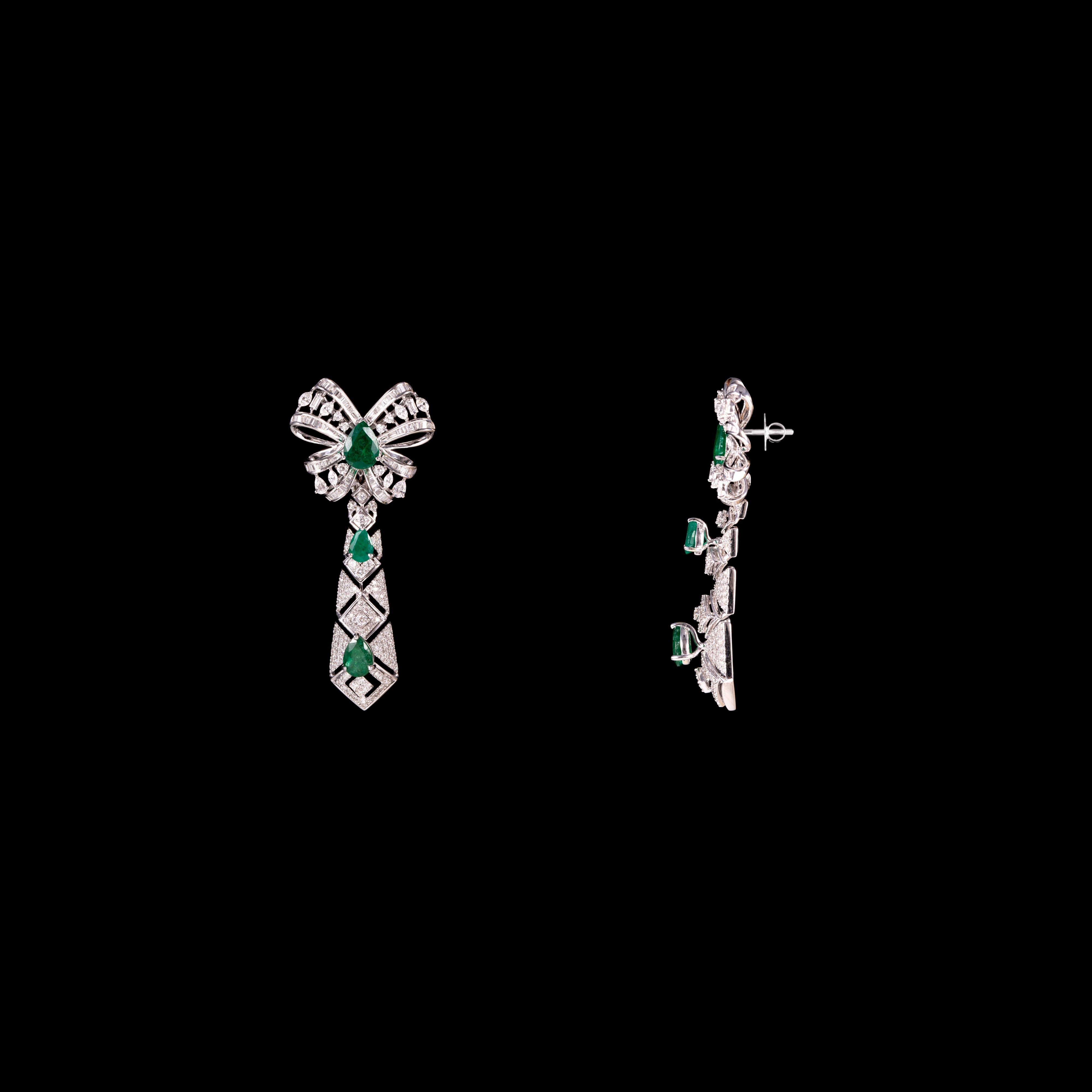 Ruban Emerald Earrings