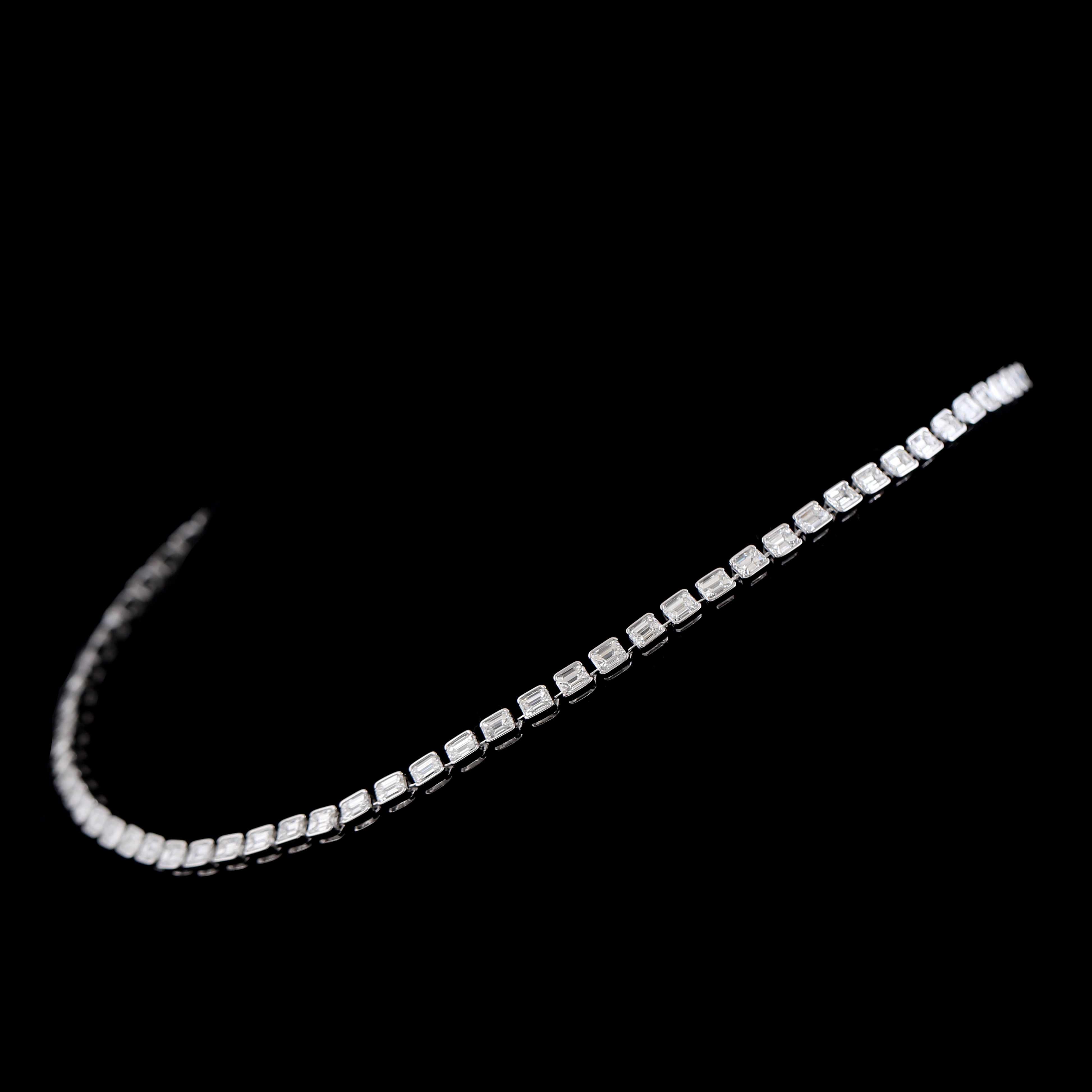Half-Bezel Emerald Tennis Chain