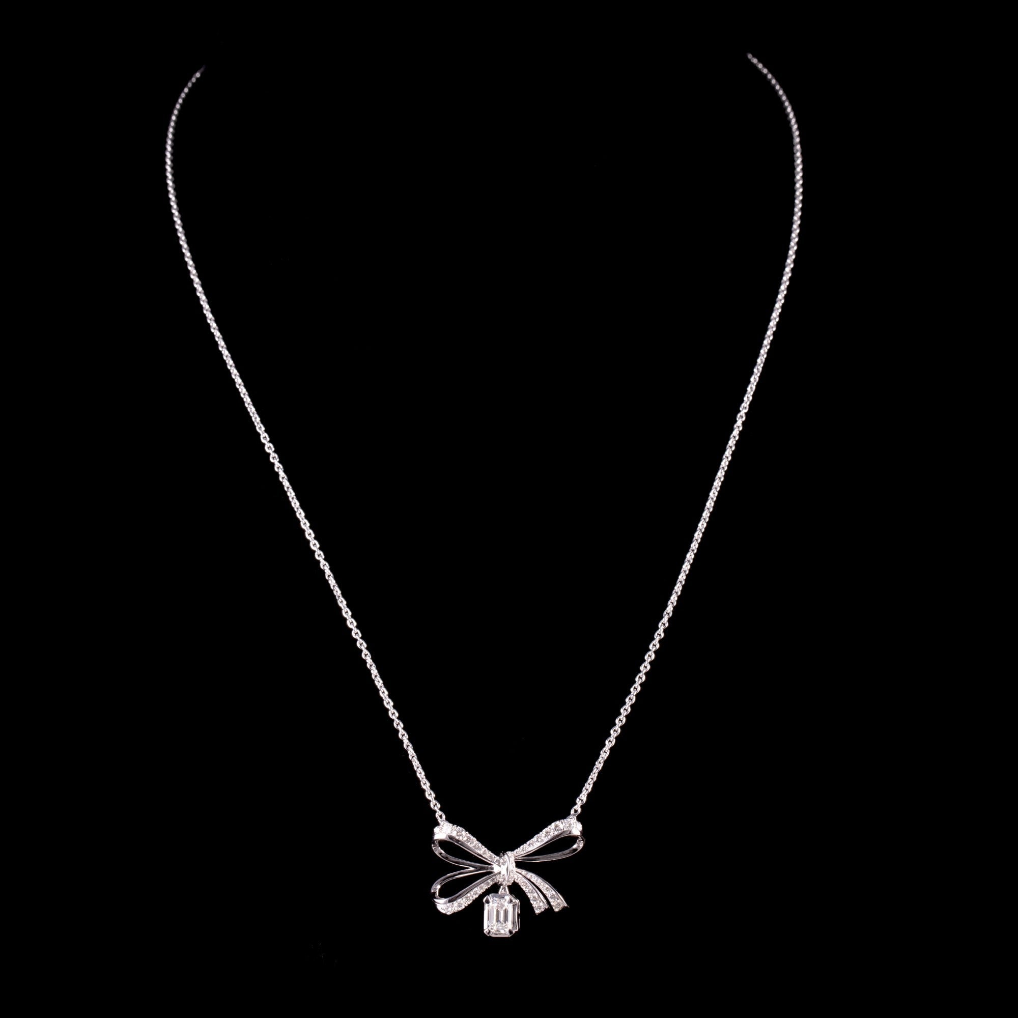 Unwrap Me! Pendant
