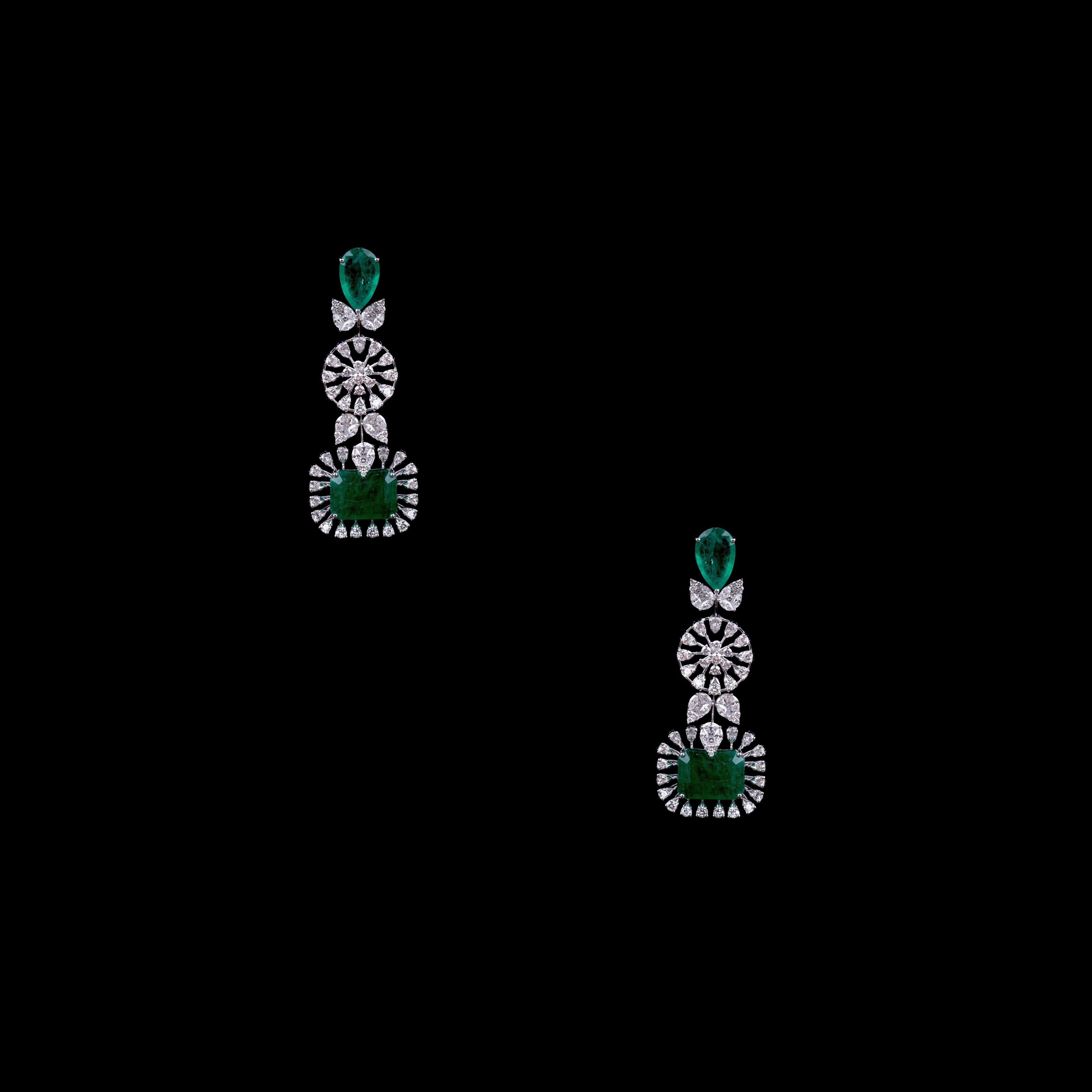 Cartouche Emerald Earrings